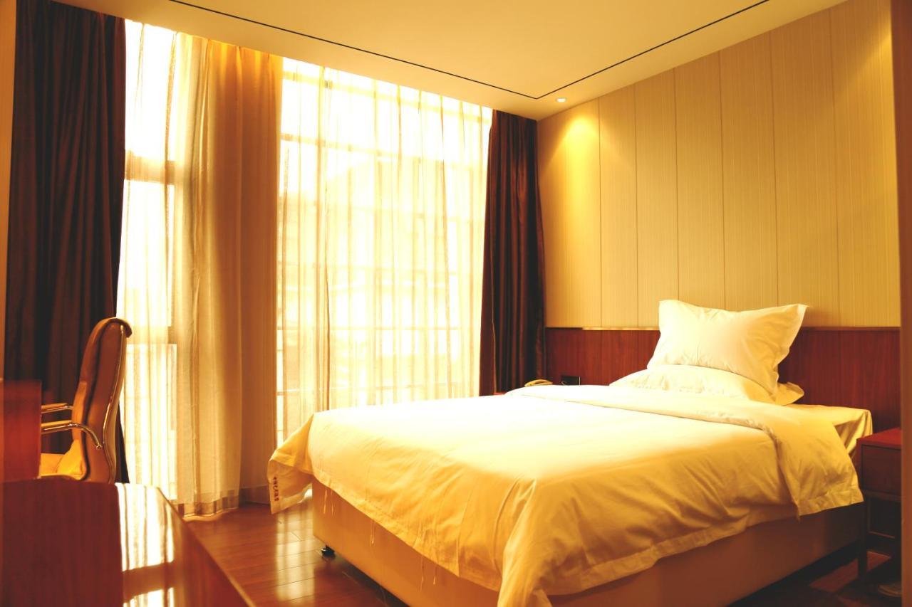 Zhongbo Art Hotel Kuangcsou Kültér fotó